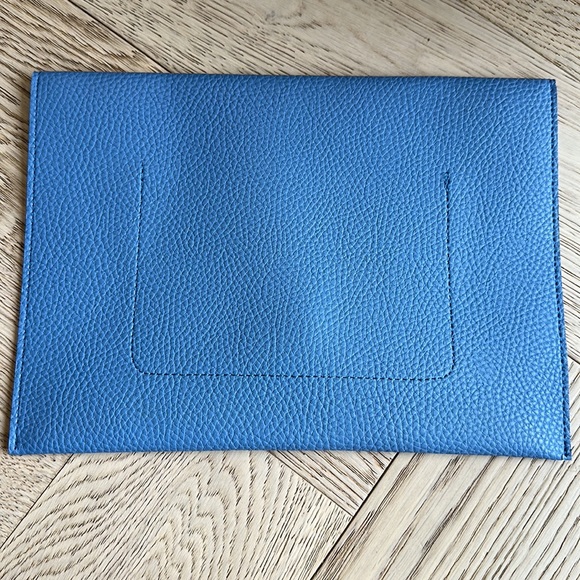 Blue leather envelope clutch - Picture 2 of 3